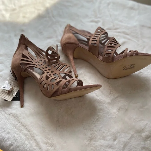 Zara size 10/41 open toe lattice style shoe - Picture 3 of 4